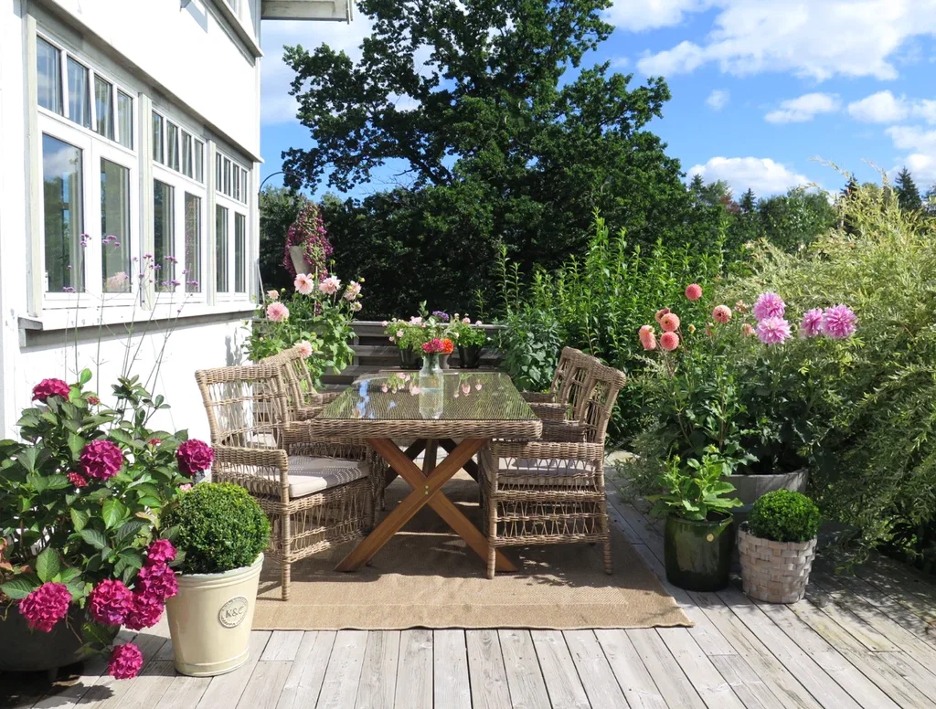 Dining Table Hvaler
