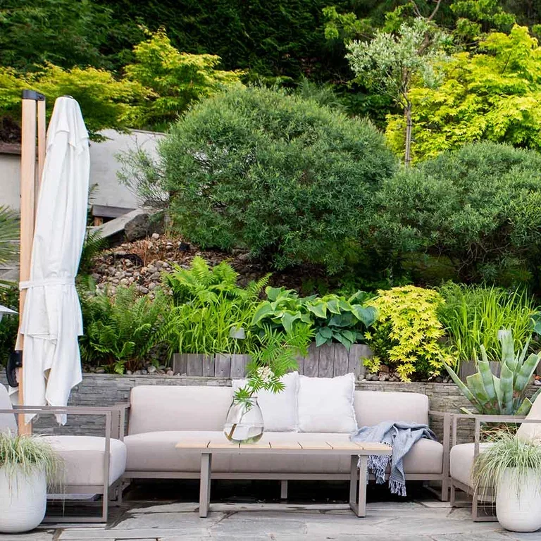 Garden visit: Nordic and minimalist style at Hanne's