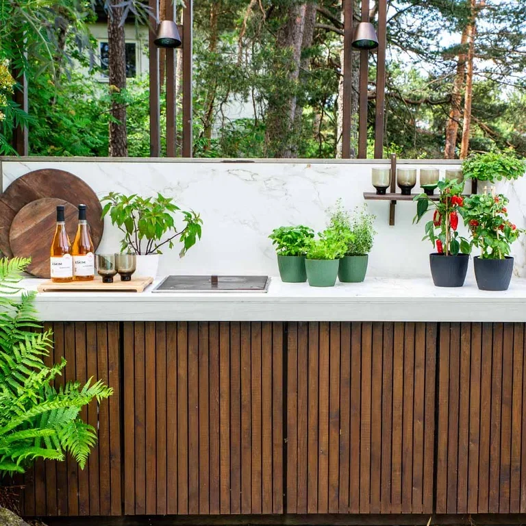 Garden visit: Nordic and minimalist style at Hanne's