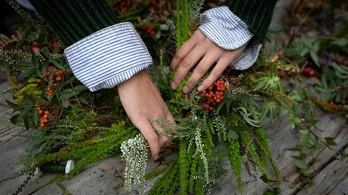 Create your own fall wreath with heather