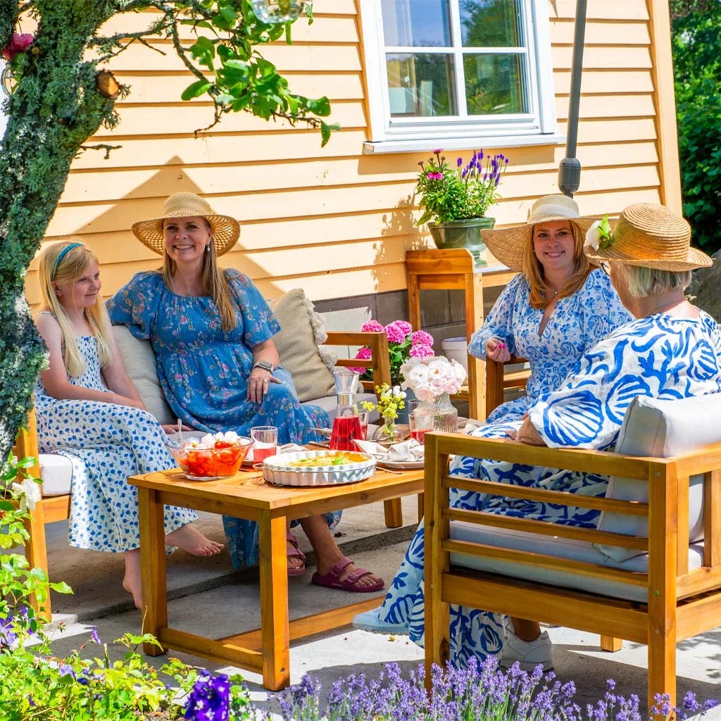 Garden visit: Romantic and abundant garden at Mette's