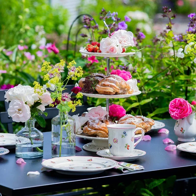 Garden visit: Romantic and abundant garden at Mette's