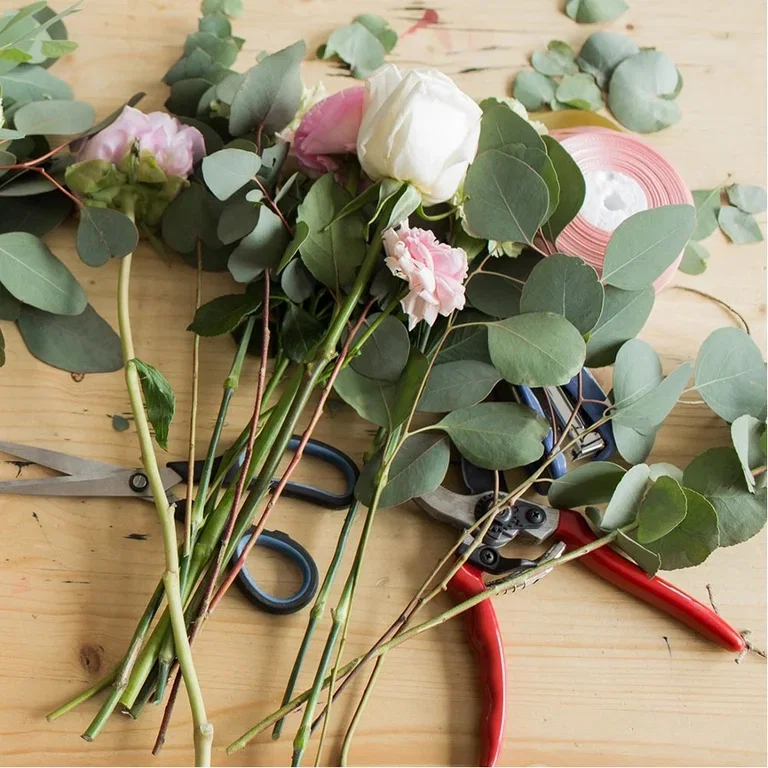 Tie your own flower bouquet – learn the spiral technique