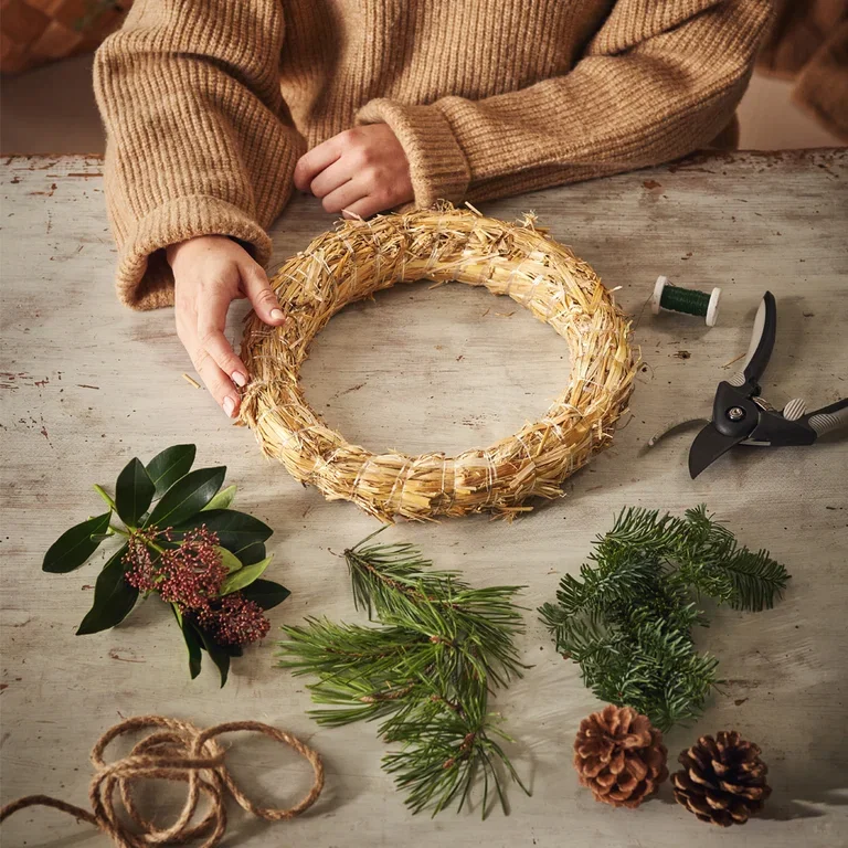 Make Your Own Christmas Wreath