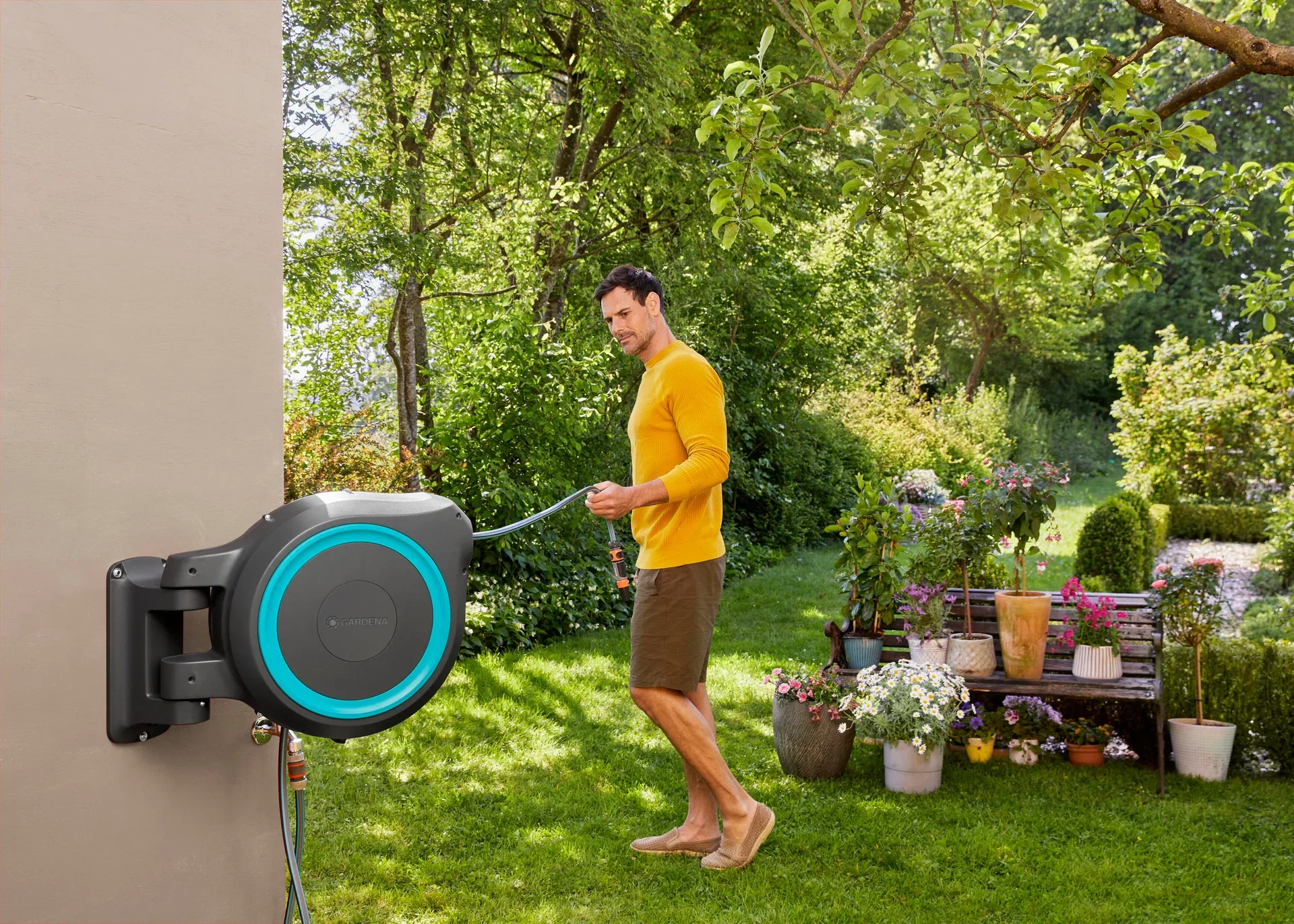 Väggslangbox RollUp M/L (25M) Gardena