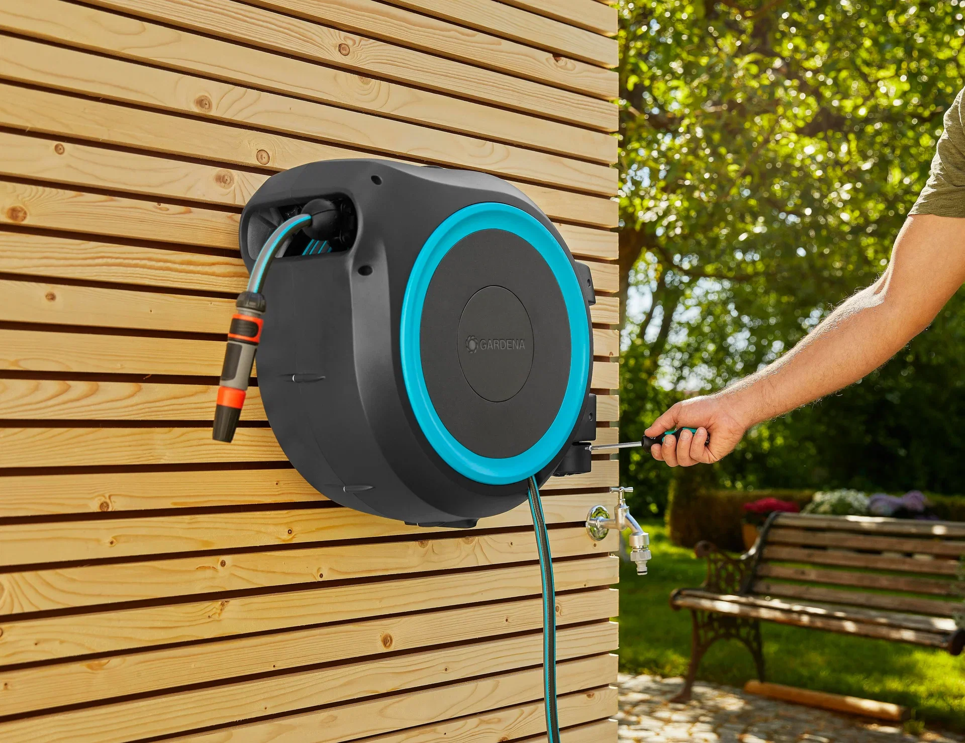 Väggslangbox RollUp M/L (25M) Gardena