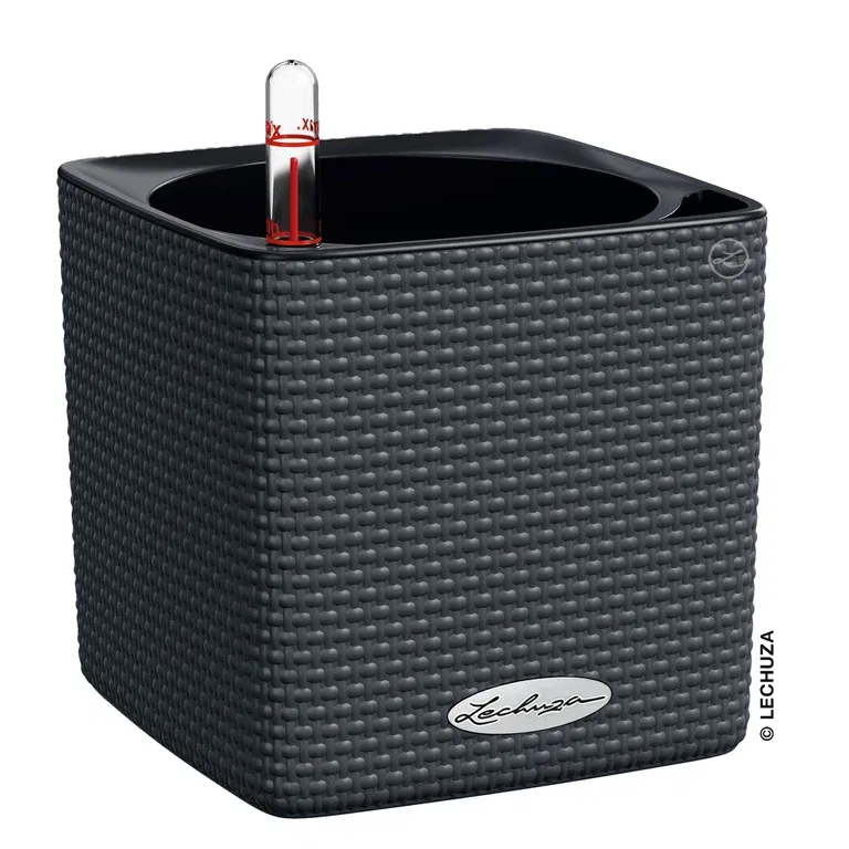 Självbevattnande kruka Cube