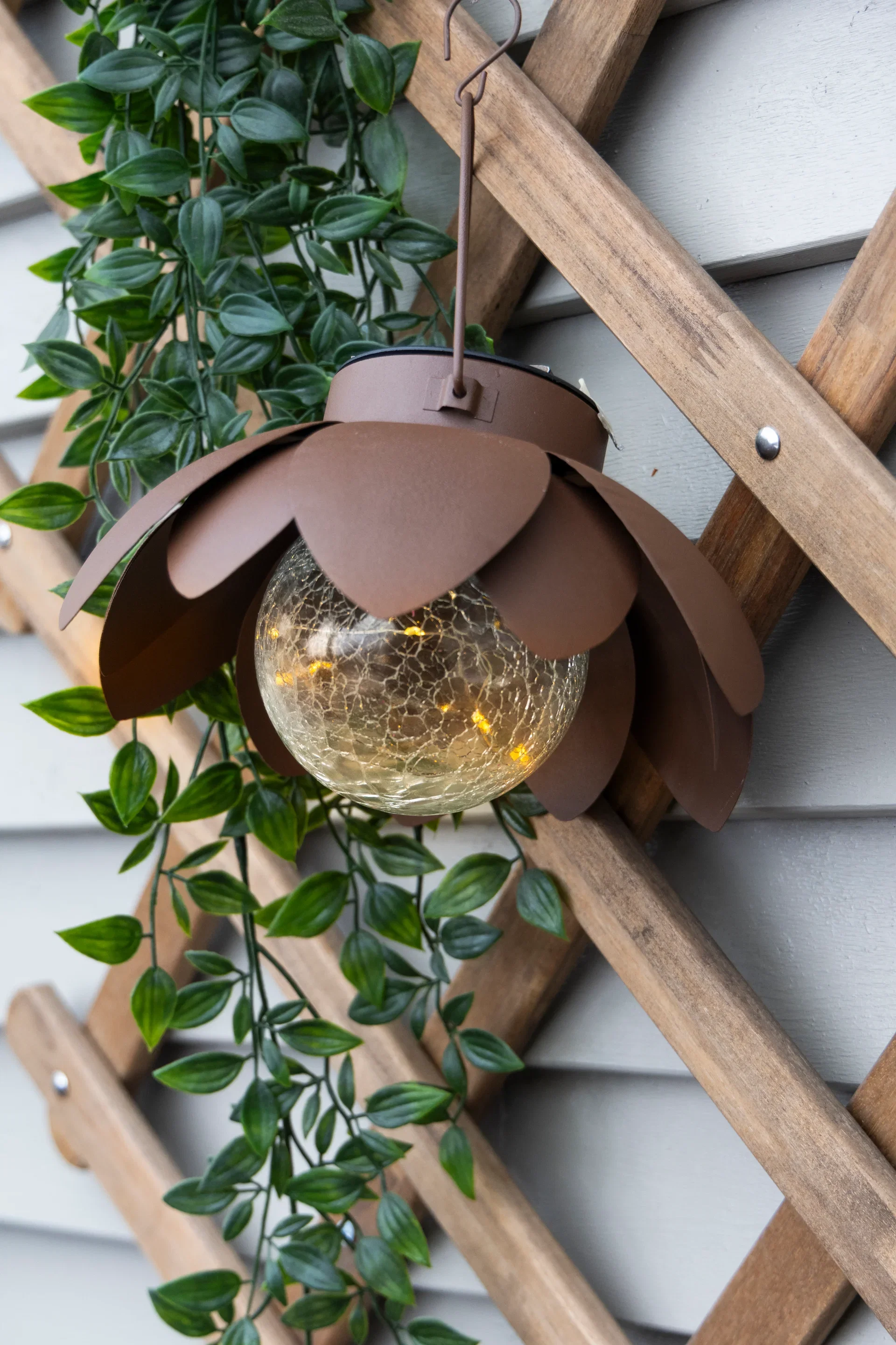 Hängande Lotus Solar