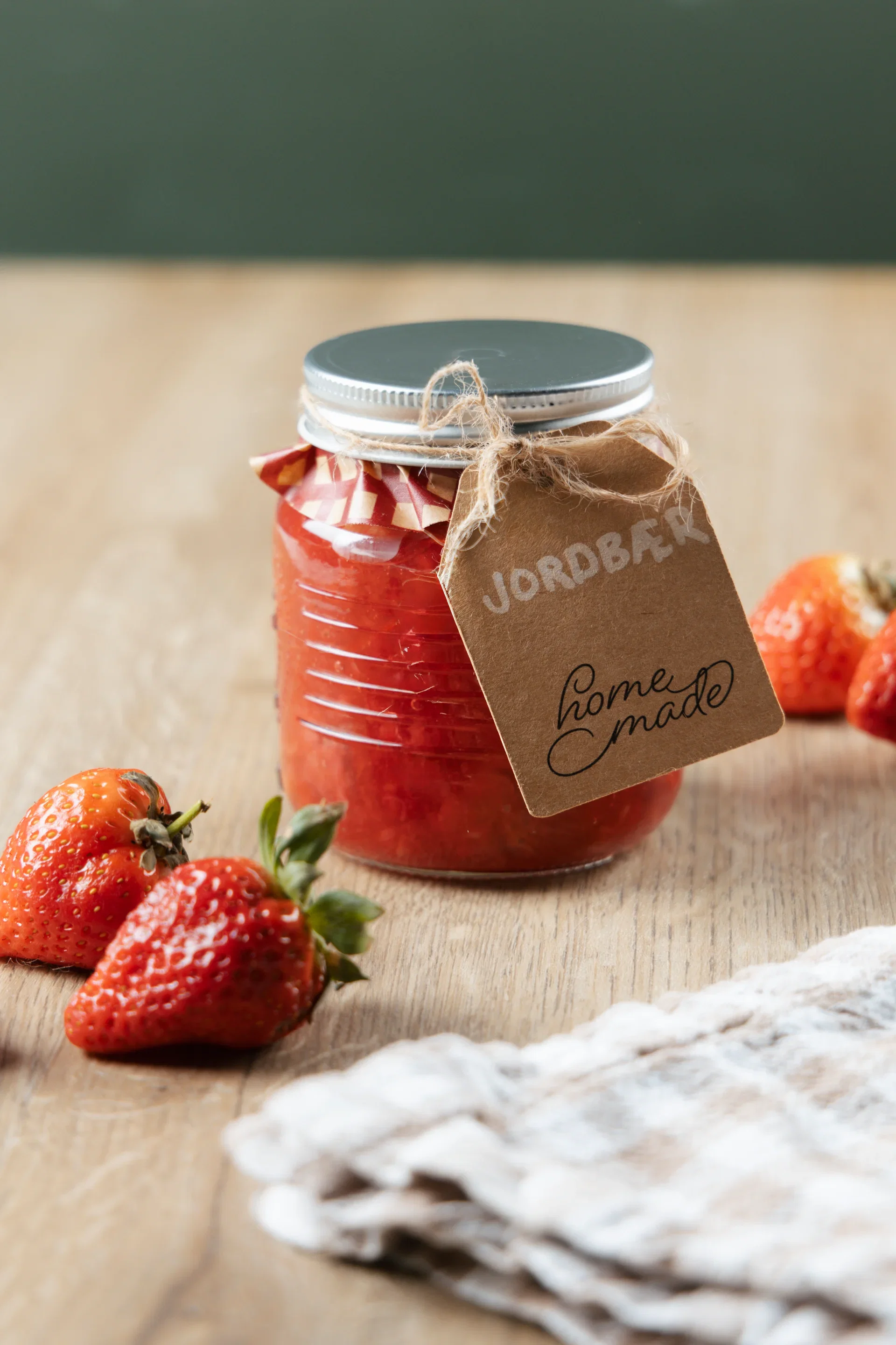 Etiketter med snören