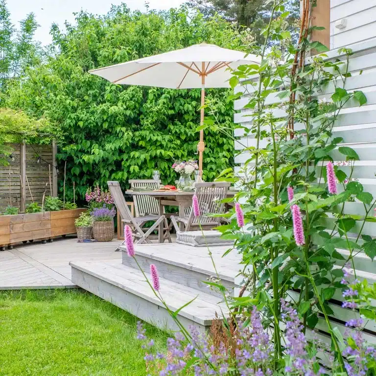 Trädgårdsbesök: Klassisk och tidlös trädgård hos Therese